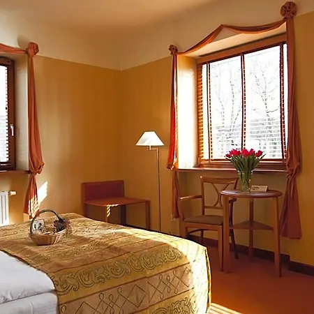 Otel Lubicz 3*