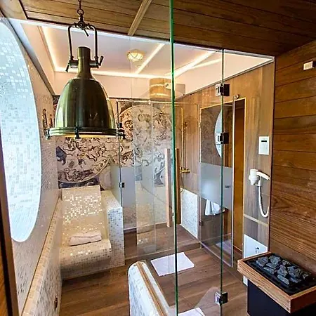 Otel Lubicz