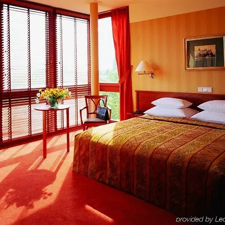 Otel Lubicz